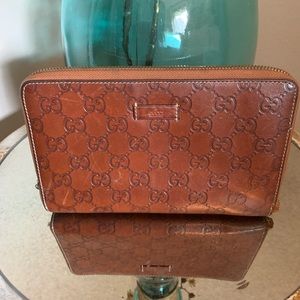 Authentic (oversized) Gucci guccissima wallet